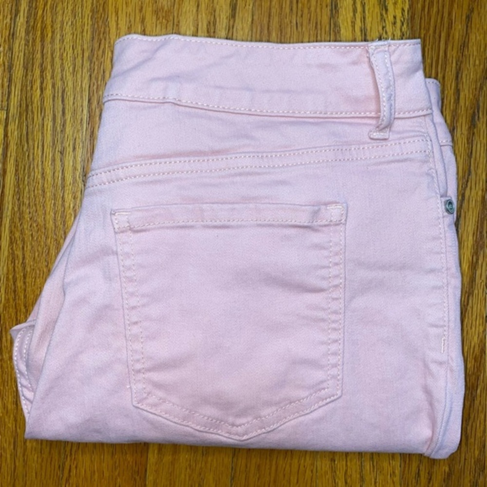 Code Bleu Light Pink Capris Size 10